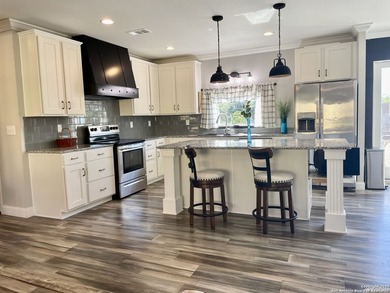 BACK ON THE MARKET DUE TO BUYER'S FINANCING. APPRAISED AT $220 - photo 5