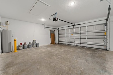 Ready for the new owner!! Beautiful New construction home in - photo 27