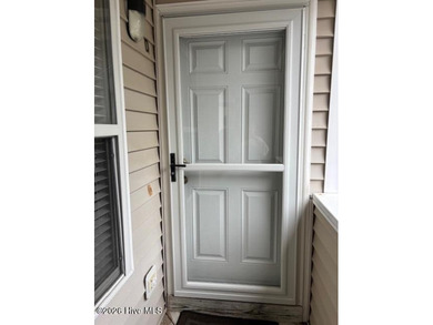 Move right into this beautifully updated 2-bedroom condo with - photo 2