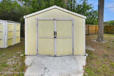 Charming home ready for its new owners! Enjoy added privacy with - photo 33