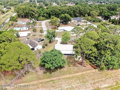Charming home ready for its new owners! Enjoy added privacy with - photo 38