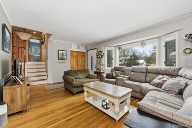 This Beautiful split sits on a .25 acres. It has a legal 1 - photo 3