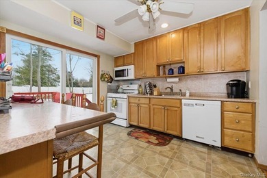 This Beautiful split sits on a .25 acres. It has a legal 1 - photo 8