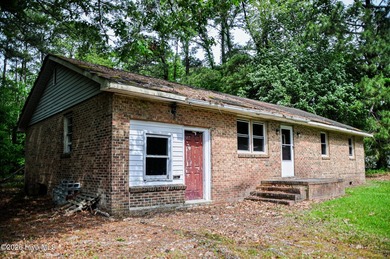 This 3 bedroom, 1.5 Bathroom home is located in the countryside - photo 3