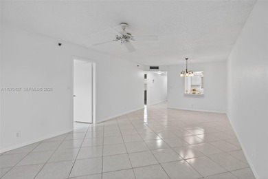 2BR / 2BA condo on the 3rd floor with updated bathrooms and a