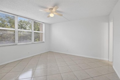 2BR / 2BA condo on the 3rd floor with updated bathrooms and a