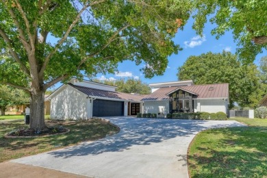 Lake Home For Sale in Horseshoe Bay, Texas