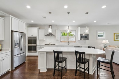 Nestled in the sought-after St. Johns Woods community, this - photo 11