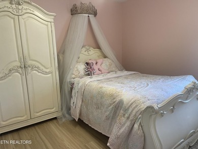Move in ready and packed with updates! This well maintained 3 - photo 13