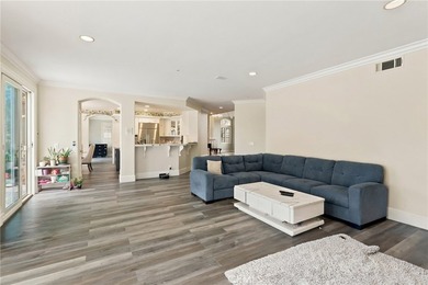 Nestled on a quiet cul-de-sac in the prestigious Central Park - photo 16