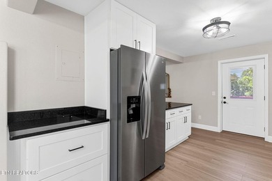 Move in ready and packed with updates! This well maintained 3 - photo 21