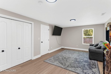 Move in ready and packed with updates! This well maintained 3 - photo 41