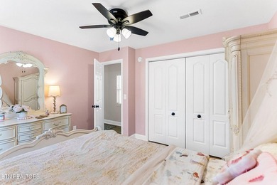Move in ready and packed with updates! This well maintained 3 - photo 45