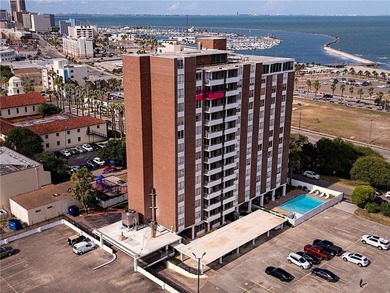Enjoy breathtaking, sweeping bay views from this renovated Cliff - photo 1