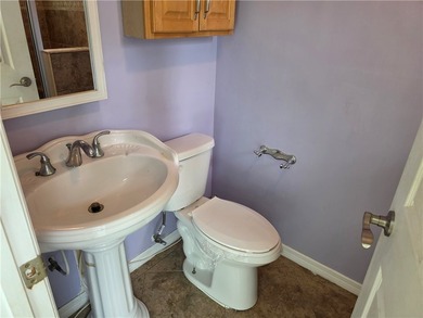 Spacious CBS construction home featuring 4 bedrooms, 4 bathrooms - photo 13