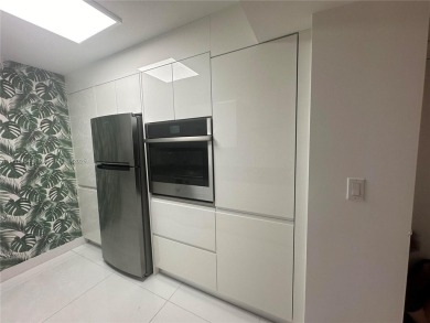 Lake Condo For Sale in Aventura, Florida