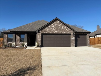 Lake Ray Roberts Home For Sale in Tioga Texas