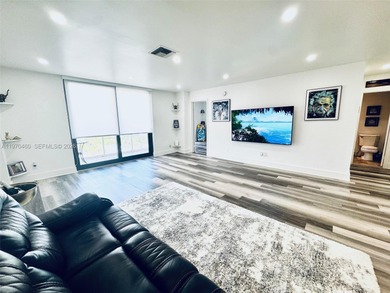 Fully Renovated 2BR/2BA Penthouse with Private AC & Panoramic