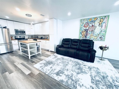 Fully Renovated 2BR/2BA Penthouse with Private AC & Panoramic