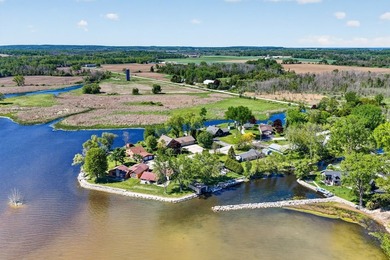 185' of frontage on Little Sturgeon Bay! Priced below appraised - photo 14