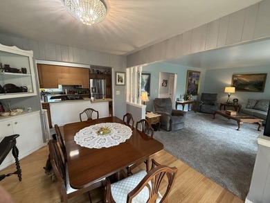 Beautifully updated 3-bedroom ranch w/approx. 130 ft of Pigeon - photo 12
