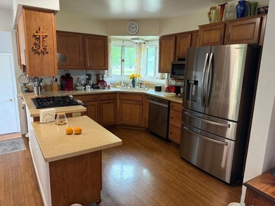 Beautifully updated 3-bedroom ranch w/approx. 130 ft of Pigeon - photo 13