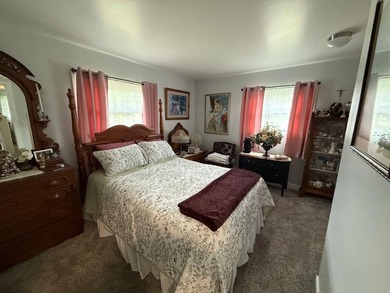 Beautifully updated 3-bedroom ranch w/approx. 130 ft of Pigeon - photo 19