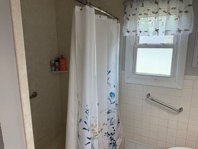 Beautifully updated 3-bedroom ranch w/approx. 130 ft of Pigeon - photo 26