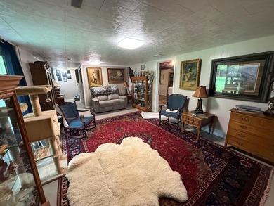 Beautifully updated 3-bedroom ranch w/approx. 130 ft of Pigeon - photo 27