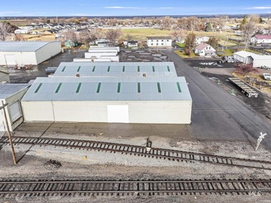 A rare opportunity to acquire a large-scale, rail-served - photo 8