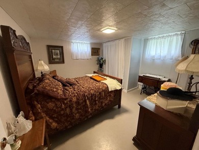 Beautifully updated 3-bedroom ranch w/approx. 130 ft of Pigeon - photo 29