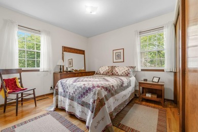 Charming and well-maintained 1,024sqft 3-bedroom, 2.5-bath ranch - photo 10