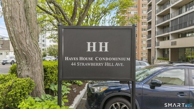New Price- Experience the best of downtown living in this - photo 2