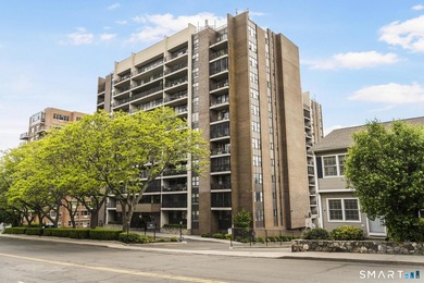 New Price- Experience the best of downtown living in this - photo 3