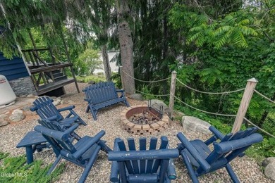 Imagine pulling into your own quiet retreat where stressful days - photo 11