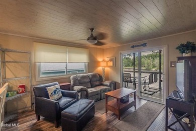 Imagine pulling into your own quiet retreat where stressful days - photo 17