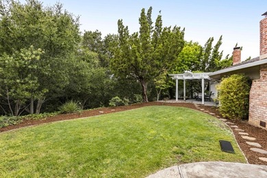 Set on a peaceful cul-de-sac, this inviting home pairs beautiful - photo 22