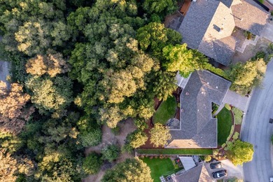 Set on a peaceful cul-de-sac, this inviting home pairs beautiful - photo 25