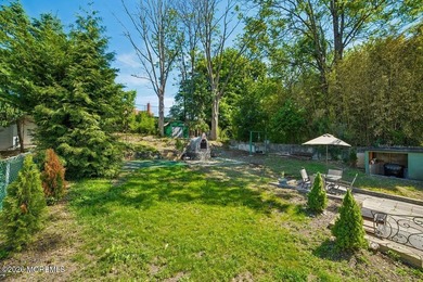 Welcome to 37 Stoll St, a charming Colonial offering classic - photo 34