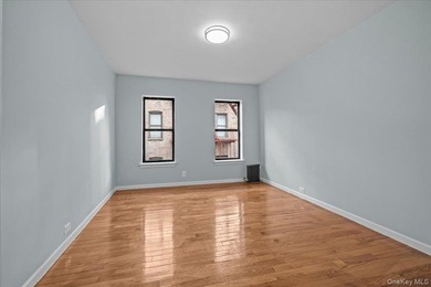 Beautiful 1 bedroom apt all renovated with - photo 3