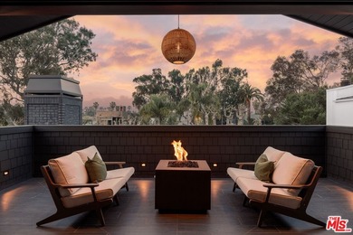 A rare opportunity just steps off Abbot Kinney, this exceptional - photo 4