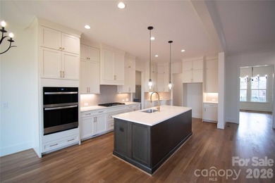 Discover timeless elegance in the Tiburon plan, offering 5 - photo 11