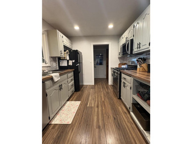 Welcome home! This beautifully updated and renovated 3 bedroom - photo 11