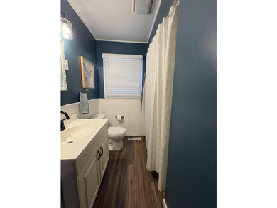 Welcome home! This beautifully updated and renovated 3 bedroom - photo 21