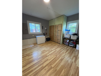 Welcome home! This beautifully updated and renovated 3 bedroom - photo 23