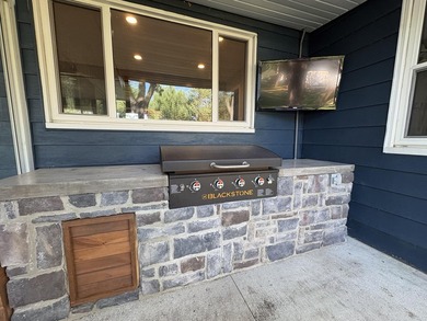 Welcome home! This beautifully updated and renovated 3 bedroom - photo 27