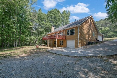 This 6 bedroom, 3 bathroom home offers of comfortable living - photo 46