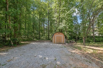 This 6 bedroom, 3 bathroom home offers of comfortable living - photo 48