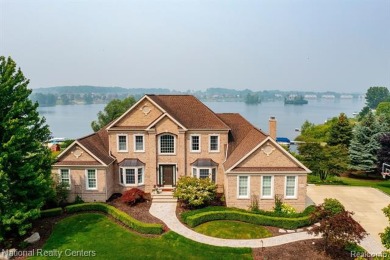 Island Lake - Oakland County Home For Sale in Novi Michigan