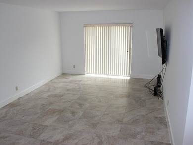 Remodeled Villa 2/1 in the desirable 55+ Boca Lakes Condominium - photo 11